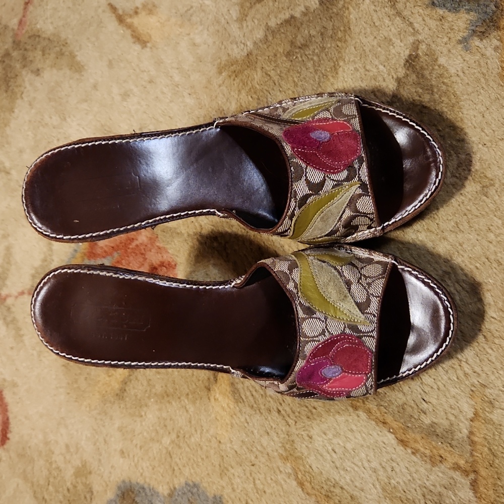 COACH Katalina, brown leather sandal, size 7. - Picture 2 of 11
